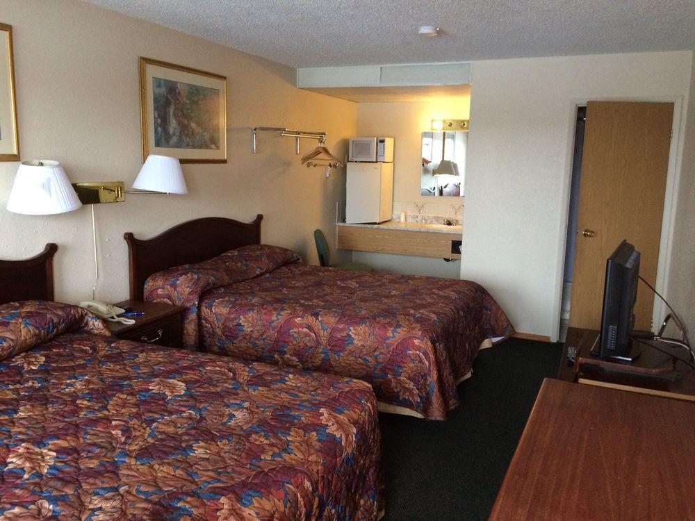 Red Deer Inn & Suites Dış mekan fotoğraf